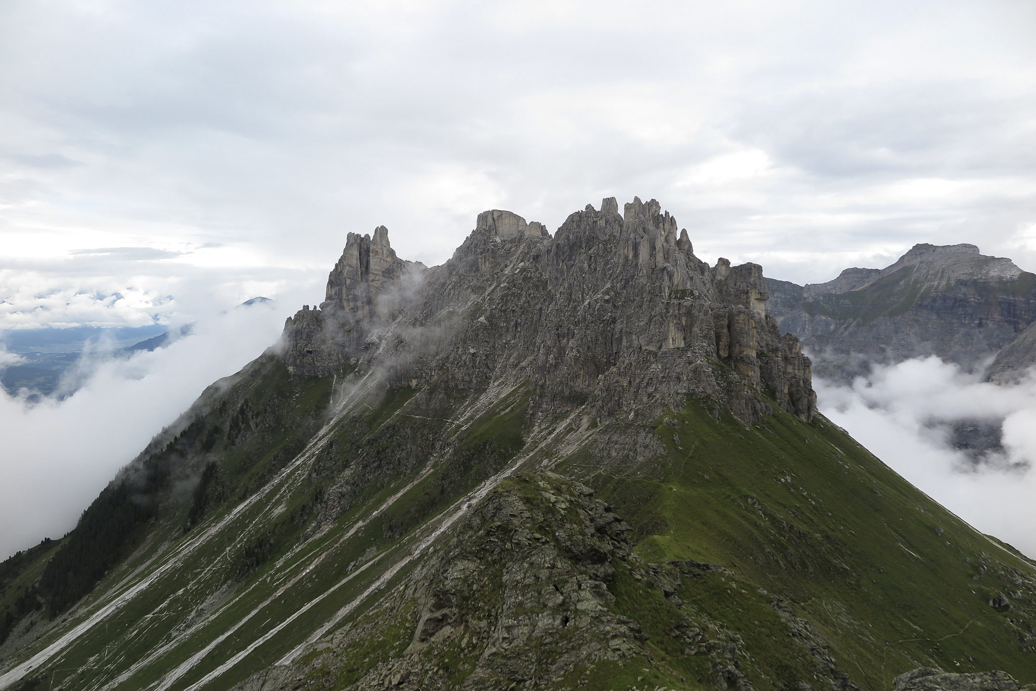 Zwölferspitze, Zwölfernieder